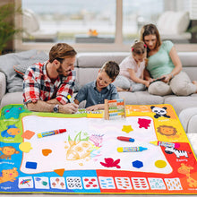 Carica l&#39;immagine nel visualizzatore di Gallery, SPLAKS Acqua Doodle Tappeto, Tappeto Magico Bambini 120 *90cm, con 6 Penne Magiche,1 Set di Francobolli , 9 Stampi e 1 Libretto di Disegni e 1 Zaino per Bambini
