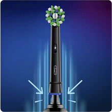Carica l'immagine nel visualizzatore di Gallery, Oral-B Cross Action Testine di Ricambio per Spazzolino Elettrico con Tecnologia CleanMaximiser, Confezione da 10 Adatta alla Buca delle Lettere, Edizione Nera Crossaction