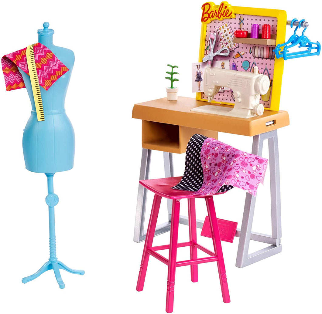 Barbie- Studio Stilista con Macchina da Cucire, Manichino e Accessori (Bambola Non Inclusa), FXP10