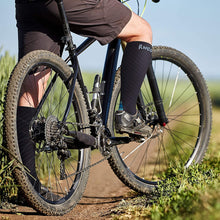 Carica l&#39;immagine nel visualizzatore di Gallery, Rwest X Calze a Compressione Graduata per Uomo E Donna capacità di Resistenza, Migliora Le Prestazioni per Sport, Corsa, Escursioni, Giri in Bici, Viaggi in Aereo…