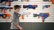 Carica l&#39;immagine nel visualizzatore di Gallery, Nerf- Elite Trilogy DS-15 Blaster con 15 Dardi Originali e 5...