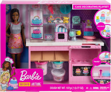 Carica l'immagine nel visualizzatore di Gallery, Barbie La Pasticceria Playset con Bambola Bionda, Isola per Cucinare, Forno e Accessori, Giocattolo per Bambini 4+ Anni Single