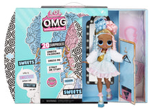 Carica l'immagine nel visualizzatore di Gallery, LOL Surprise OMG bambola alla moda SWEETS con 20 sorprese, tra cui vestiti, outfit glamour e accessori alla moda. LOL Surprise OMG Serie 4. Bambola alla moda da collezionare adatta dai 4 anni in su.