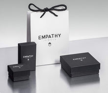 Carica l&#39;immagine nel visualizzatore di Gallery, Orecchini a croce in argento, orecchini a croce da donna con chiusura a contrappeso Hippy. Orecchini in argento con piuma, stella, fulmine per uomo e donna.