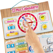 Carica l&#39;immagine nel visualizzatore di Gallery, CALENDARIO OROLOGIO magnetico per bambini, Gioco educativo Data Tempo e Ora per Parete o Frigorifero, 43x32cm. Scatola ideale come regalo di compleanno per bambini a scuola o asilo nido (Italiano)