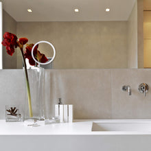 Carica l&#39;immagine nel visualizzatore di Gallery, Fantasia - Specchio ingrandente 10x, con ventosa, acrilico, ø Ø 15cm, Marrone - Ilgrandebazar