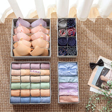 Carica l'immagine nel visualizzatore di Gallery, SONGMICS Divisore per Cassetti, Portabiancheria Pieghevole, Organizzatore per Guardaroba, per Slip Calzini Reggiseni Cravatte, Set di 4, Grigio Chiaro RYUS04W
