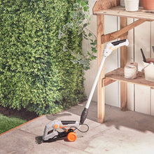 Carica l'immagine nel visualizzatore di Gallery, VonHaus Falciatrice decespugliatore 2 in 1 7,2 Volt 7.2V : Brushcutter mower - Ilgrandebazar