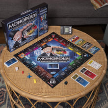 Carica l&#39;immagine nel visualizzatore di Gallery, Hasbro Monopoly Super Electronic Banking (gioco in scatola con lettore elettronico per carta di credito, versione in italiano) Monopoly Super Electronic Banking Single