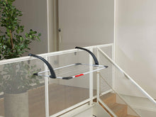 Carica l&#39;immagine nel visualizzatore di Gallery, Vileda Sunset Stendibiancheria da Balcone, da Esterno, Ripegabile, Acciaio/Resina, Bianco, 110 x 56 x 28 cm ripiegabile