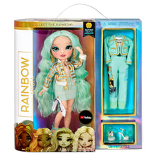 Carica l'immagine nel visualizzatore di Gallery, Rainbow High - Bambola alla moda DAPHNE MINTO, Giocattolo da collezione per bambini, Con 2 vestiti Mix &amp; Match e accessori per bambole, Ottimo regalo, Età: 6-12 anni, Menta (Verde Chiaro)