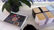 Carica l'immagine nel visualizzatore di Gallery, PuTwo Scatola Pranzo, 2 Contenitore Separato Lunch Box, Microonde Nero