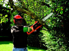 Carica l&#39;immagine nel visualizzatore di Gallery, BLACK+DECKER CS1840-QS Elettrosega a Filo 1800 W, Barra 40 cm 1800 W - Ilgrandebazar