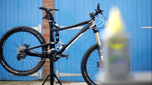 Carica l&#39;immagine nel visualizzatore di Gallery, WD-40 Bike - Lubrificante Catena Bici e MTB per Condizioni Asciutte e... - Ilgrandebazar