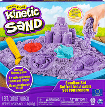 Carica l'immagine nel visualizzatore di Gallery, Kinetic Sand , Playset Castelli di Sabbia , 454 Grammi di Sabbia con Vaschetta, Colori a Sorpresa, dai 3 Anni , 6028092