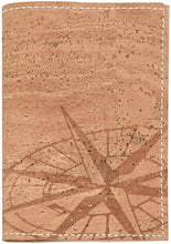 Carica l'immagine nel visualizzatore di Gallery, SIMARU - Custodia per passaporto in pregiata pelle di Beige (Bussola)