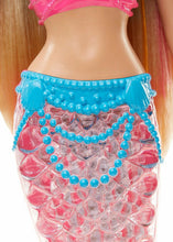 Carica l&#39;immagine nel visualizzatore di Gallery, Barbie DHC40 Bambola Sirena Magico Arcobaleno