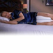 Carica l&#39;immagine nel visualizzatore di Gallery, CUSCINO PER GAMBE MEMORY FOAM SUPPORTO ORTOPEDICO GINOCCHIA SCHIENA