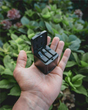 Carica l&#39;immagine nel visualizzatore di Gallery, 3 x Batteria per GoPro Hero 8 7 6 5 black, Capacità da 1220 mAh V 2.00