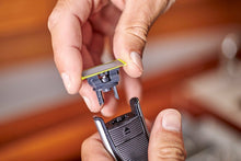 Carica l'immagine nel visualizzatore di Gallery, Philips OneBlade: 2 lame di ricambio - confezione da 2 pezzi QP220/50