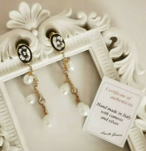 Carica l'immagine nel visualizzatore di Gallery, Genuine CAMEO SHELL e Crystal Orecchini, Made in Italy, GIOIELLI di perle TEMA- mostra il titolo originale