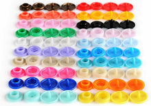 Carica l'immagine nel visualizzatore di Gallery, Kit da 300 Bottoni a Pressione e Pinze in Metallo, 20 Colori, in Plastica