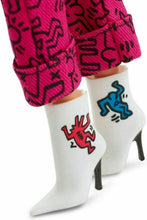 Carica l&#39;immagine nel visualizzatore di Gallery, Barbie x Keith Haring Bambola Signature, da Collezione FXD87