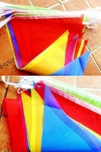 Carica l&#39;immagine nel visualizzatore di Gallery, 80 metri di Festoni striscioni, bandierine triangolari colorate