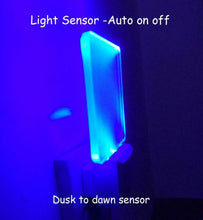 Carica l&#39;immagine nel visualizzatore di Gallery, Greenic 2 Pezzi LED Luce Notturna da Presa con Sensore Crepuscolare...