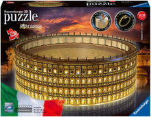 Carica l&#39;immagine nel visualizzatore di Gallery, Puzzle 3D Colosseo Night Edition Ravensburger 216 Pezzi numerati 32 x 26 x 10 cm