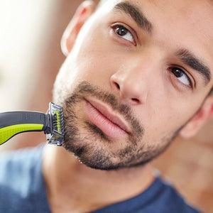 Philips OneBlade: rade, regola e rifinisce, 3 pettini regolabarba + 1 lama
