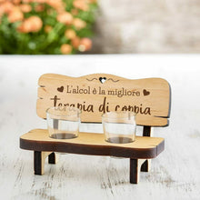 Carica l'immagine nel visualizzatore di Gallery, Casa Vivente Panchina per Shot in Legno con 2 Bicchierini Alcool Terapia