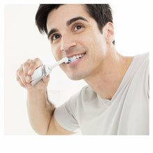 Carica l&#39;immagine nel visualizzatore di Gallery, Oral-B Advance Power Spazzolino Elettrico a Batteria + 2 batterie stilo AA