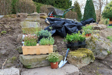 Carica l&#39;immagine nel visualizzatore di Gallery, Telo per Pacciamatura Orto Giardino e Aiuole Biodegradabile, 2x25m - GardenMate