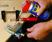 Carica l'immagine nel visualizzatore di Gallery, Bomboletta da 290 ml di lubrificante spary WD-40 Beccuccio di precisione spruzzo