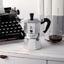 Carica l'immagine nel visualizzatore di Gallery, Bialetti Moka Express, Caffettiera in Alluminio da 4 tazze