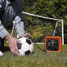 Carica l'immagine nel visualizzatore di Gallery, Compressore Portatile Compatto Senza Serbatoio BLACK+DECKER ASI400-XJ 8.27 Bar