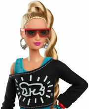 Carica l&#39;immagine nel visualizzatore di Gallery, Barbie x Keith Haring Bambola Signature, da Collezione FXD87