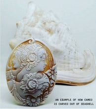 Carica l'immagine nel visualizzatore di Gallery, Genuine CAMEO SHELL e Crystal Orecchini, Made in Italy, GIOIELLI di perle TEMA- mostra il titolo originale