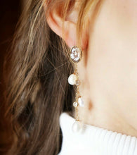 Carica l'immagine nel visualizzatore di Gallery, Genuine CAMEO SHELL e Crystal Orecchini, Made in Italy, GIOIELLI di perle TEMA- mostra il titolo originale