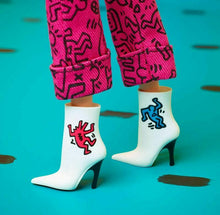 Carica l&#39;immagine nel visualizzatore di Gallery, Barbie x Keith Haring Bambola Signature, da Collezione FXD87