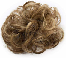 Carica l&#39;immagine nel visualizzatore di Gallery, Chignon elastico per capelli con capelli finti color biondo cenere da 30 g, Coda
