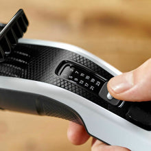 Carica l'immagine nel visualizzatore di Gallery, Regolacapelli con Tecnologia Trim-n-Flow, Philips HC3518/15 Series 3000