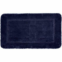 Carica l&#39;immagine nel visualizzatore di Gallery, AmazonBasics - Set di tappeti da bagno con bordi scolpiti, 2 pezzi Blu Scuro