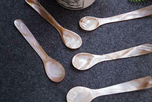 Carica l'immagine nel visualizzatore di Gallery, DUEBEL Set di 6 Cucchiai per Caviale MOP in Madreperla Rosa con Manico...