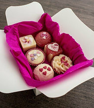 Carica l'immagine nel visualizzatore di Gallery, BRUBAKER Set cosmetica bombe da bagno 'Blossom &amp; Hearts' 6 pezzi...